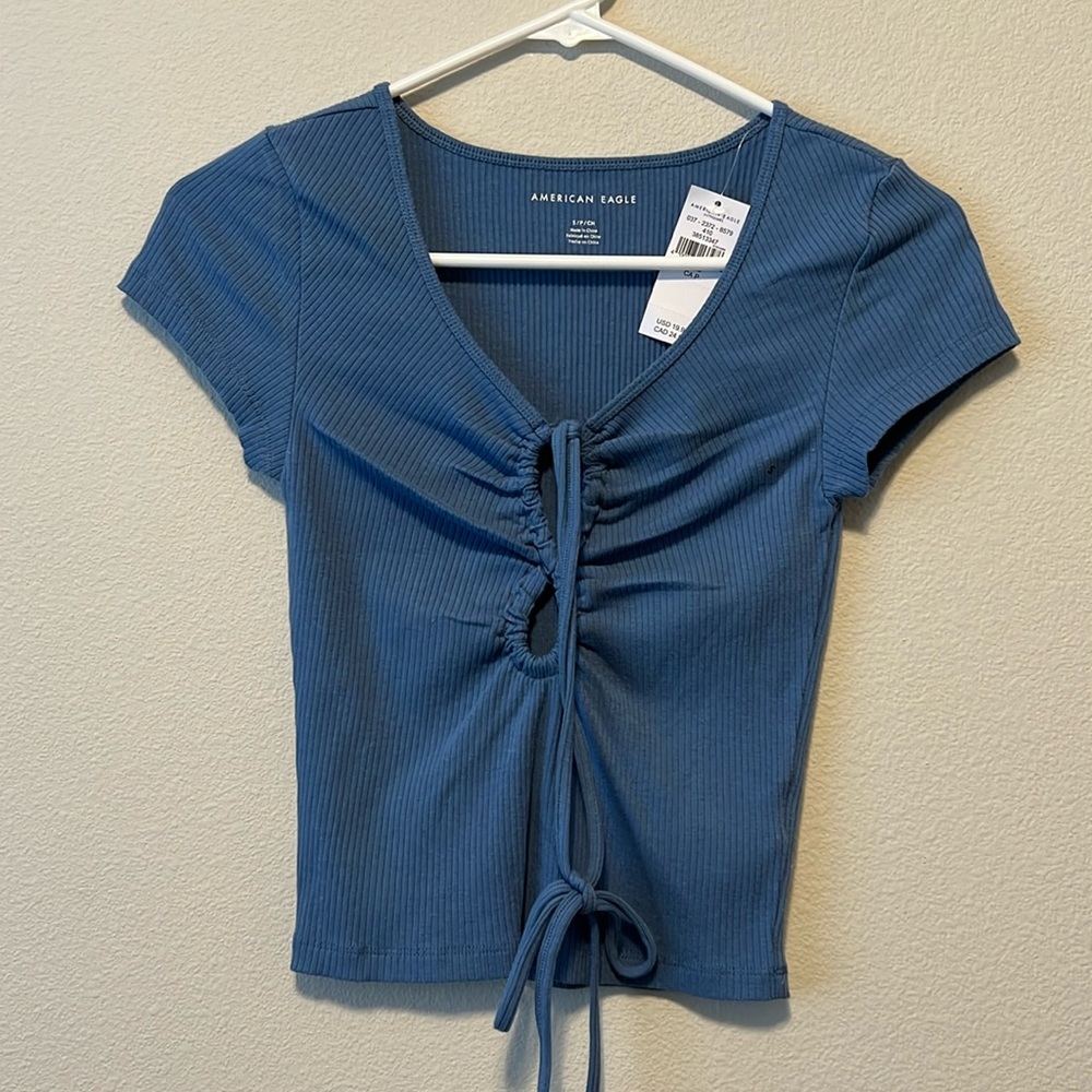 American Eagle Keyhole Cropped Tee